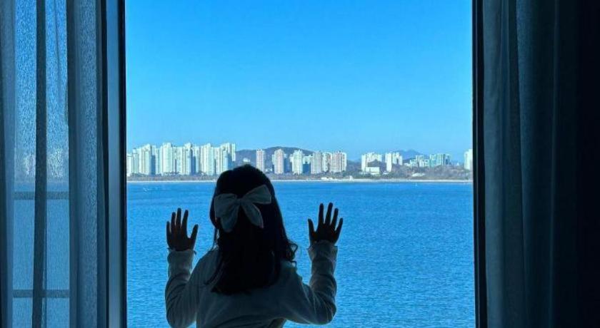 Benikea The Bliss Hotel Incheon Bagian luar foto