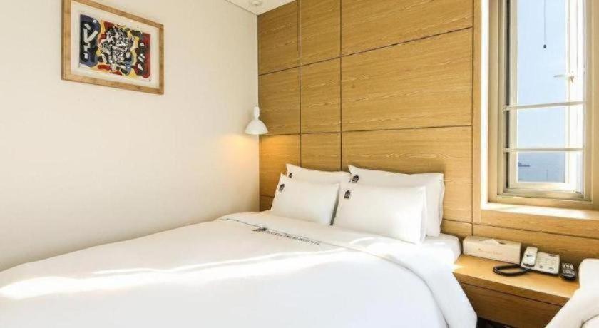 Benikea The Bliss Hotel Incheon Bagian luar foto